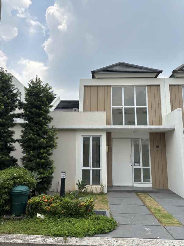 dijual unit rumah baru paramount petals
