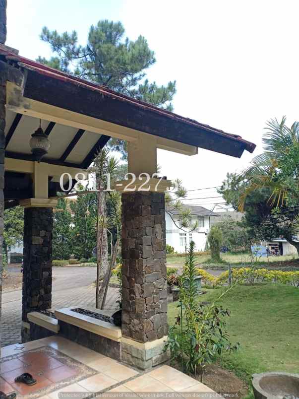 dijual villa cisarua