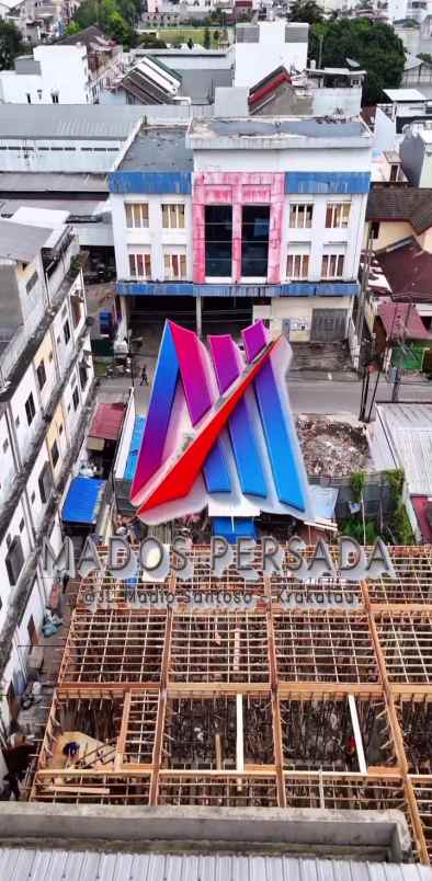 dijual villa jalan madio santoso