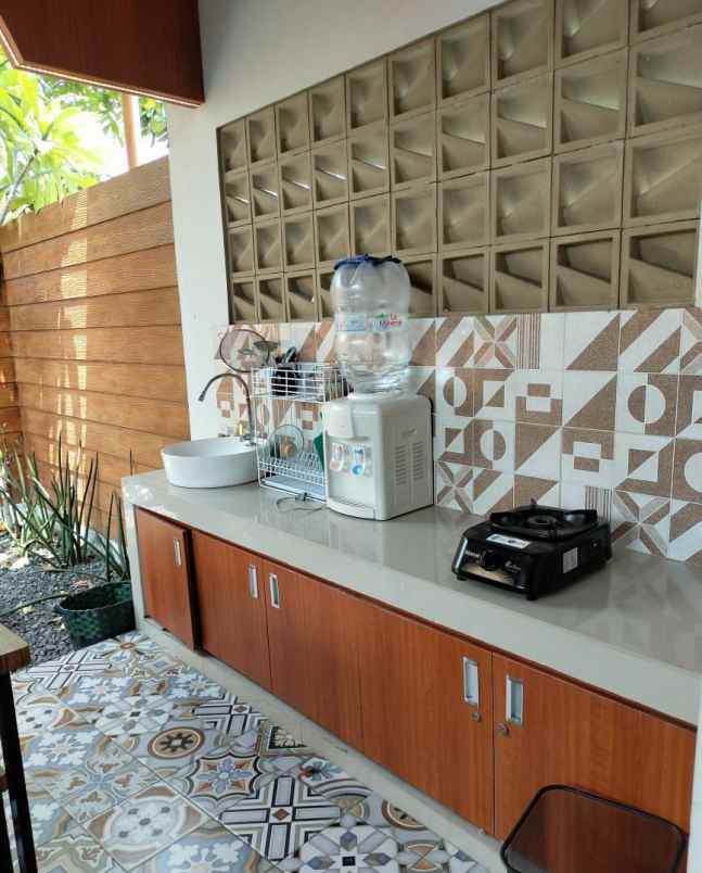 dijual villa ngemplak