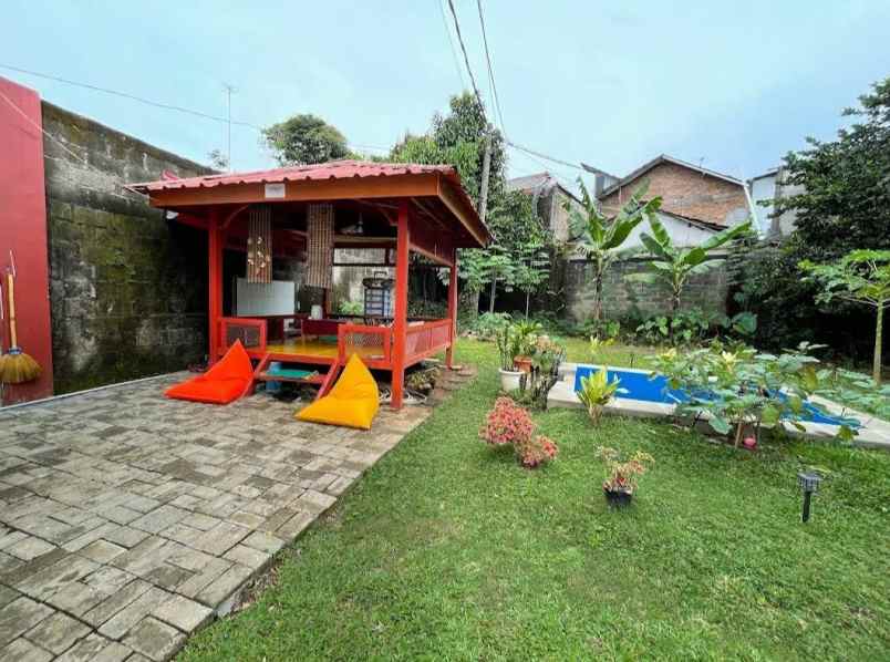 dijual villa sentul