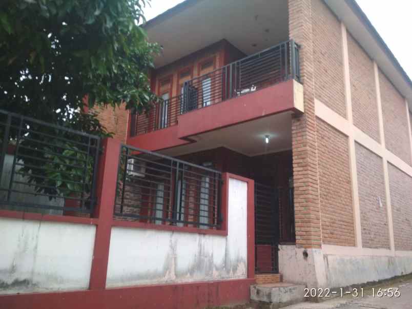 dijual villa sentul