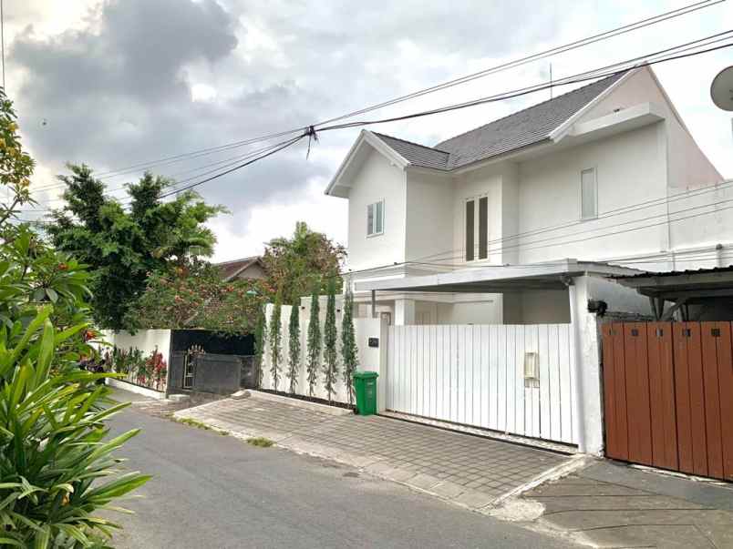 dijual villa umalas kerobokan