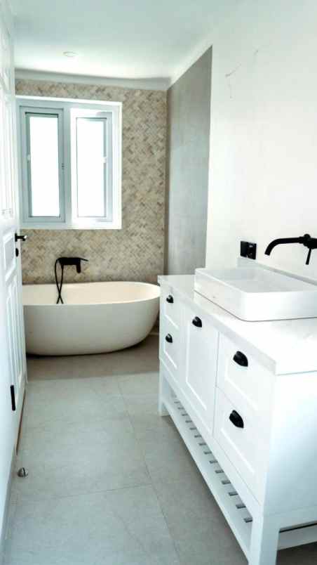 dijual villa umalas kerobokan