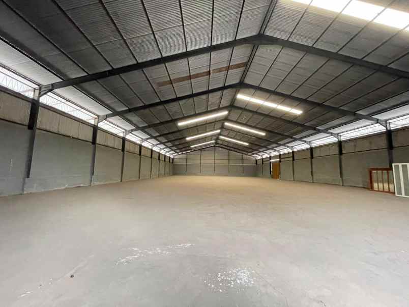 disewakan gudang di surabaya