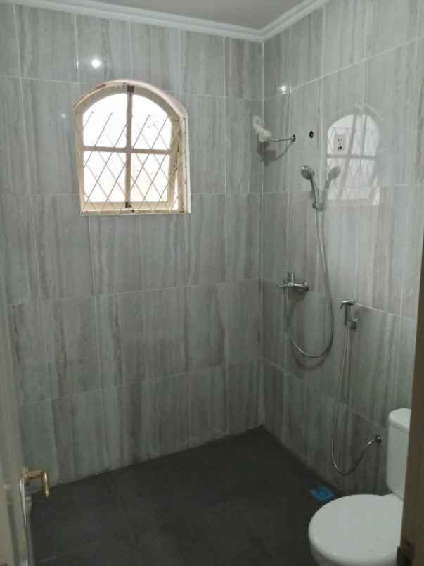 disewakan rumah bukit gading mediterania