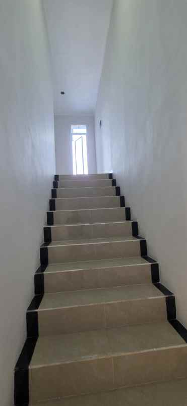 disewakan rumah bumi marina emas