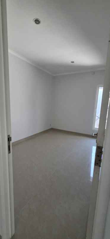 disewakan rumah bumi marina emas