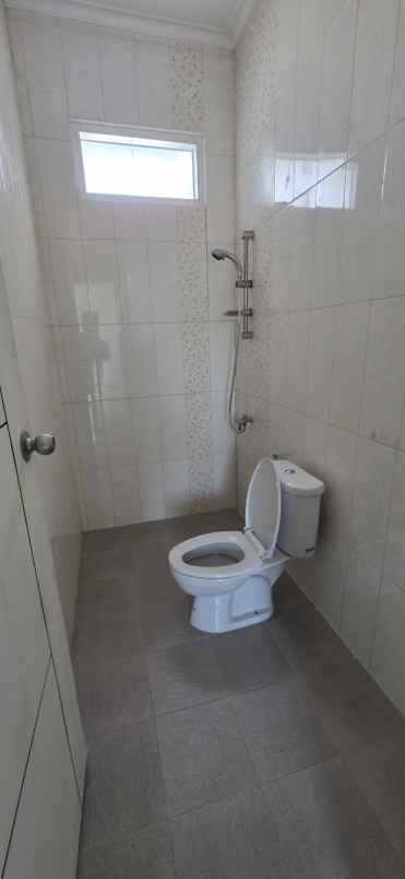 disewakan rumah bumi marina emas
