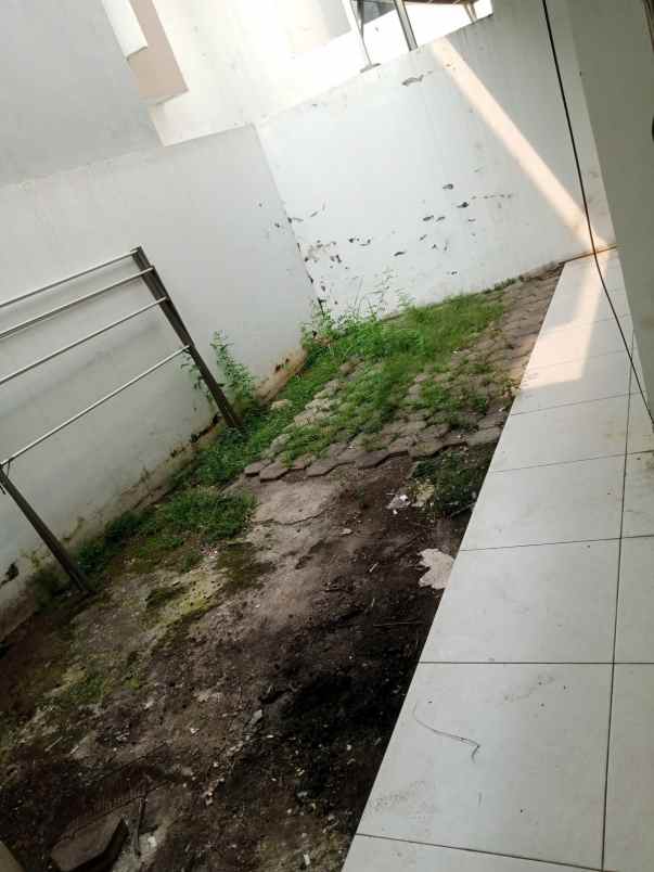 disewakan rumah cluster alamanda jakarta