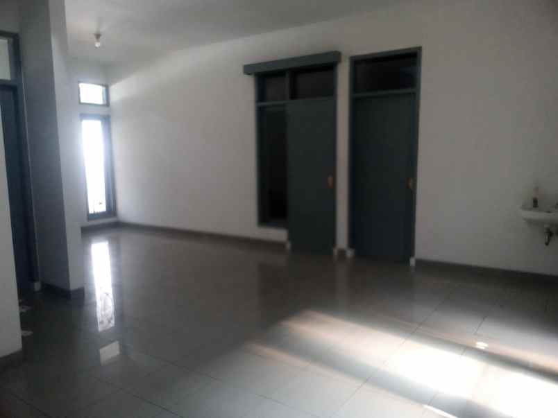 disewakan rumah cluster istana kawaluyaan