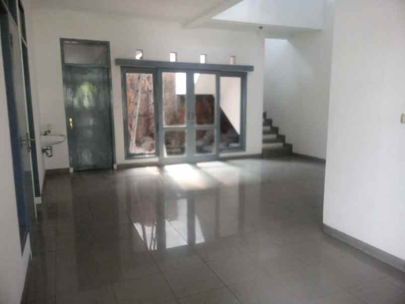 disewakan rumah cluster istana kawaluyaan