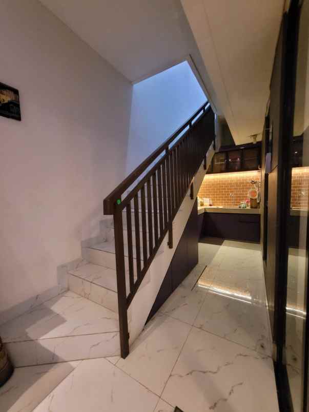 disewakan rumah cluster matana asya jgc