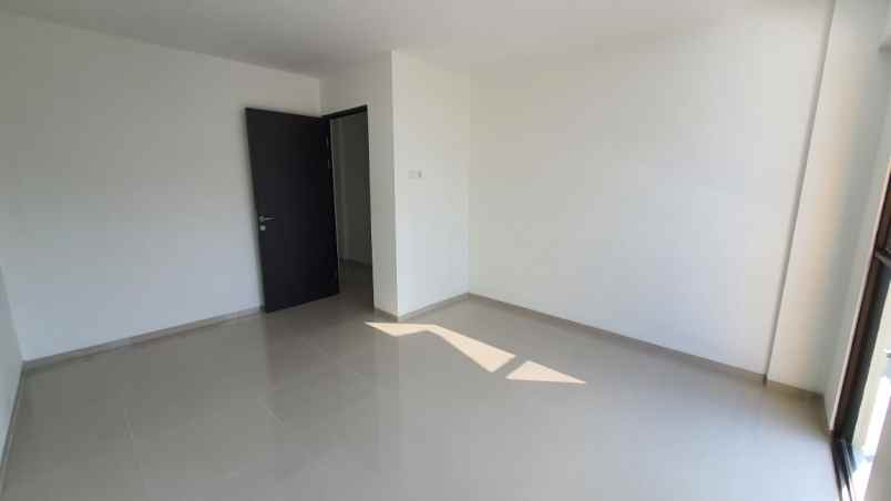 disewakan rumah eastern park