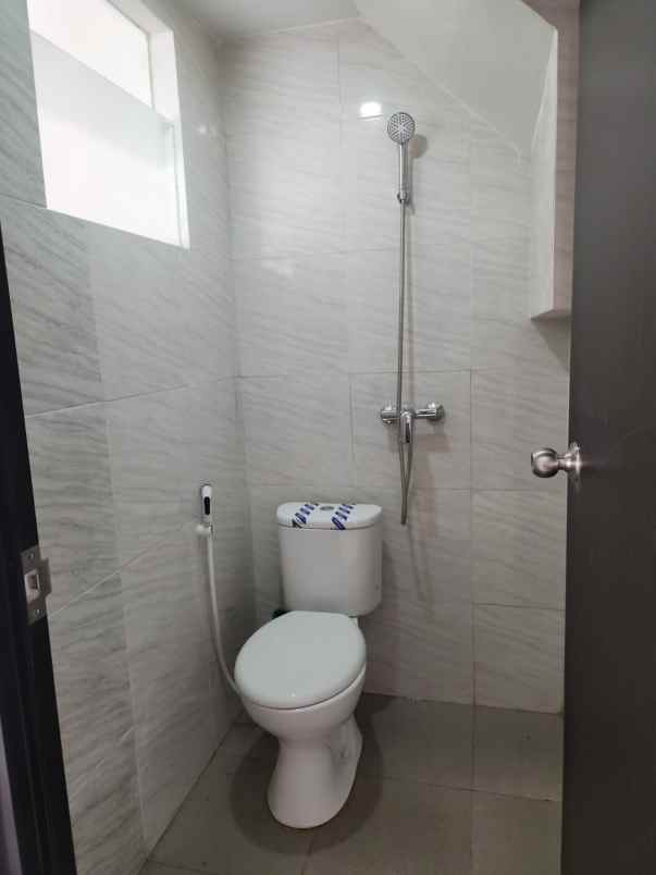 disewakan rumah eastern park