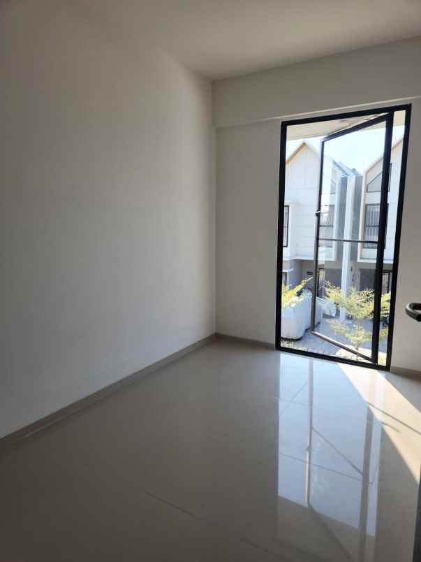 disewakan rumah eastern park