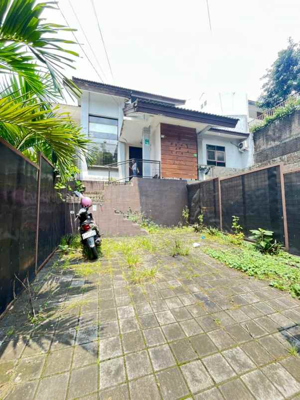 disewakan rumah komplek setrasari
