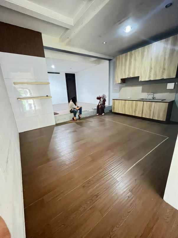 disewakan rumah komplek setrasari