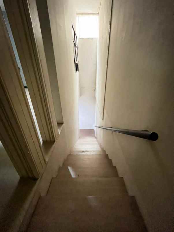 disewakan rumah komplek setrasari