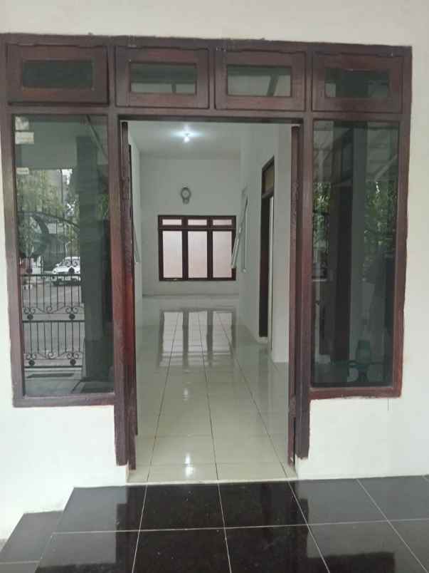 disewakan rumah medayu selatan