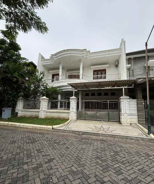 disewakan rumah pakuwon city villa royal