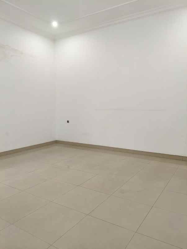 disewakan rumah pakuwon city villa royal