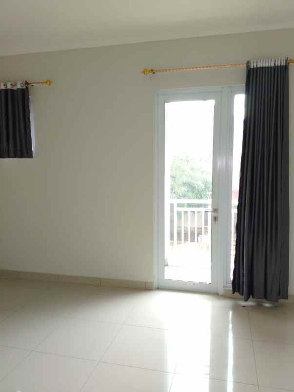 disewakan rumah summarecon bekasi cluster