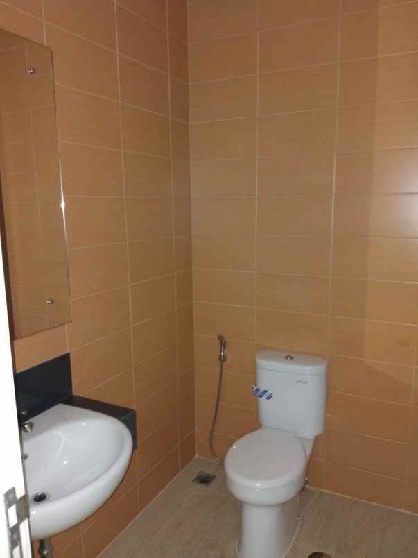 disewakan rumah summarecon bekasi cluster