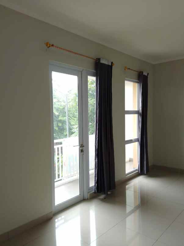 disewakan rumah summarecon bekasi cluster