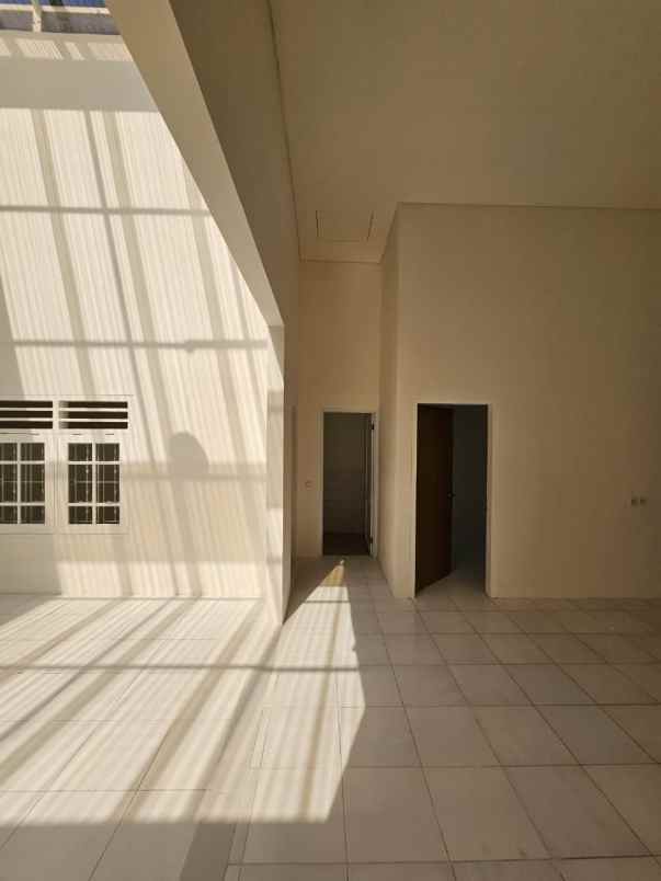 disewakan rumah sutorejo