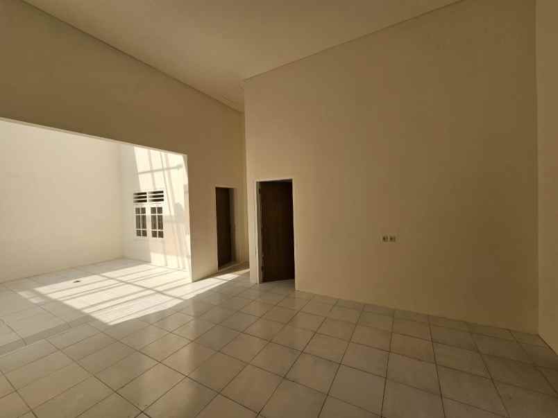 disewakan rumah sutorejo