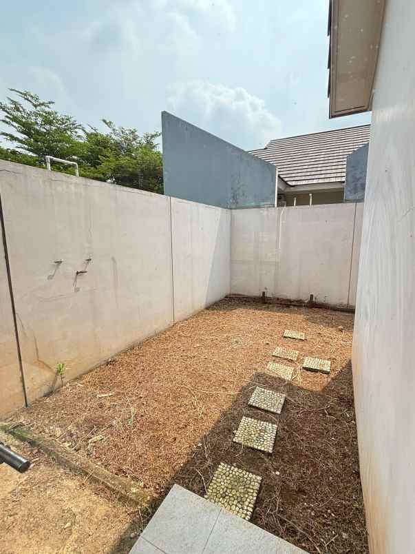 disewakan rumah suvarna sutera cluster