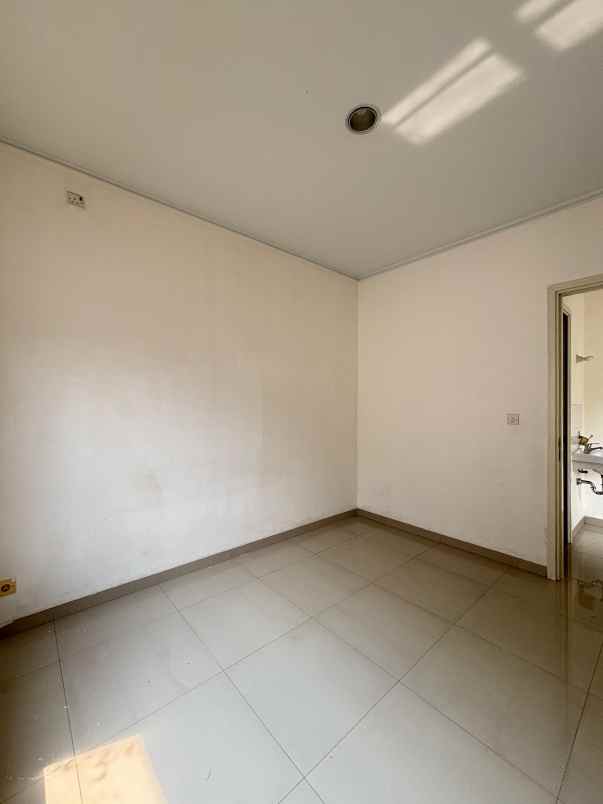 disewakan rumah suvarna sutera cluster