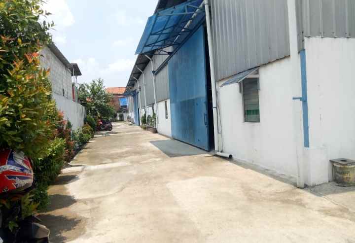 gudang 1600 m2 jl narogong kota bekasi