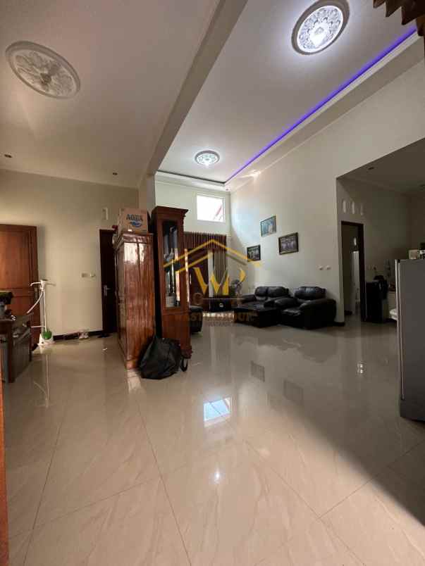 joglo jawa klasik di pakem sleman tanah luas banget