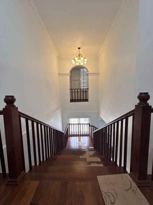 jual gedung warisan kota tua taman sari jak bar