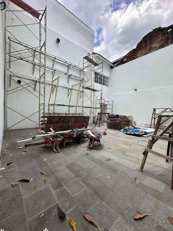 jual gedung warisan kota tua taman sari jak bar