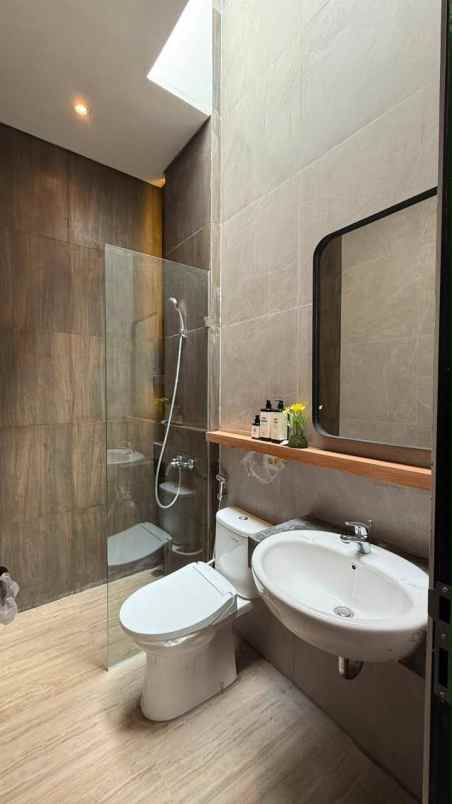 jual new american house manyar indah surabaya modern