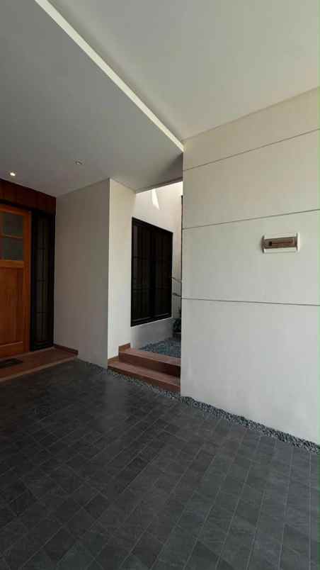 jual new american house manyar indah surabaya modern