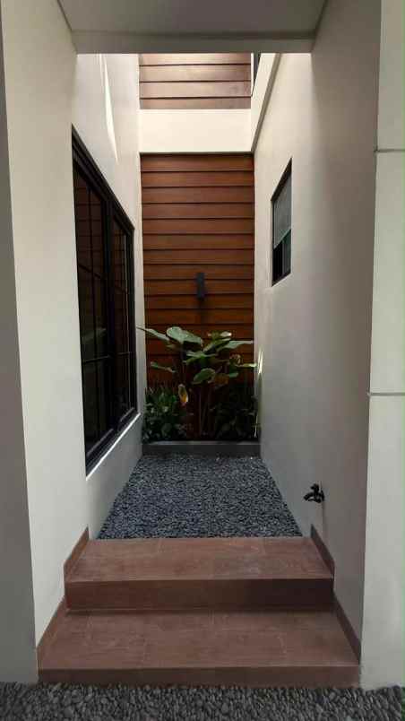 jual new american house manyar indah surabaya modern