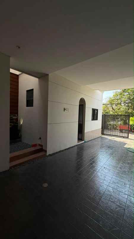 jual new american house manyar indah surabaya modern