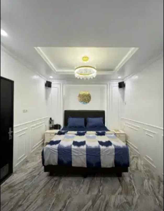 jual rumah bagus di komplek perumkar dki jakarta timur