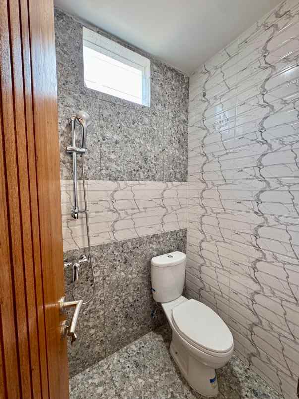 jual rumah minimalis modern komplek ddn cibubur