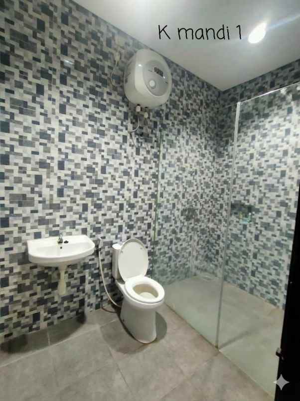 minimalis siap huni babatan pratama wiyung harga 1m an