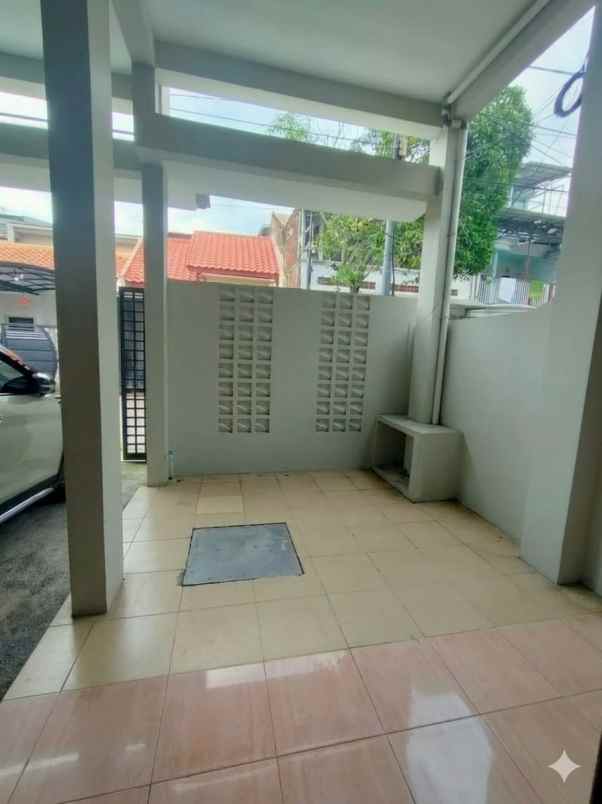 minimalis siap huni babatan pratama wiyung harga 1m an