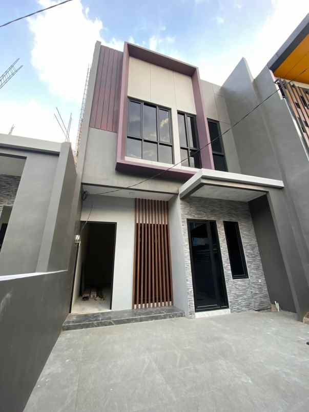 new gress rumah 1m an mepet uwm kalijudan galaxy mall