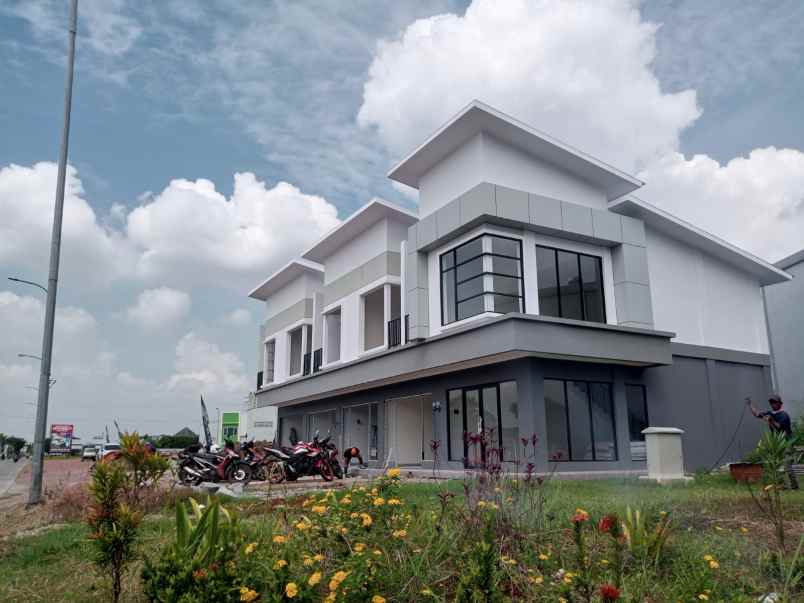 ruko 2 lantai paling strategis di pinggir jalan raya