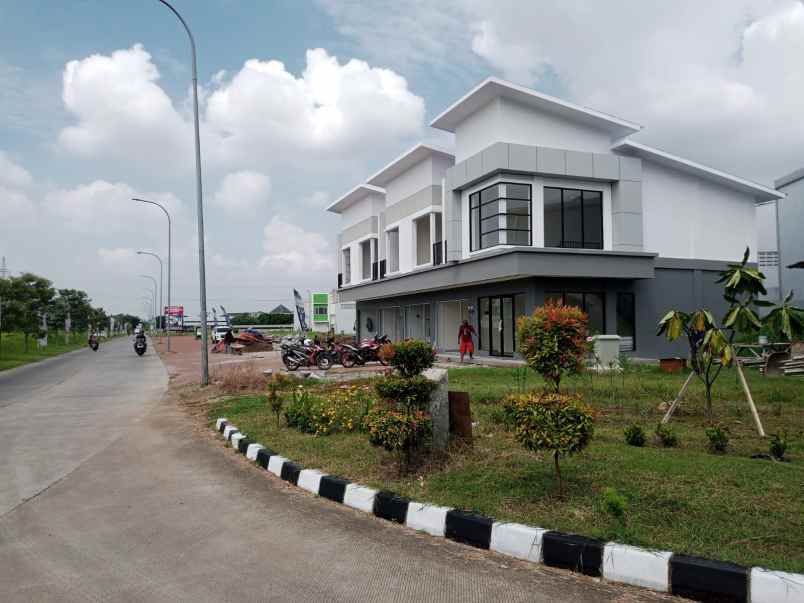 ruko 2 lantai paling strategis di pinggir jalan raya