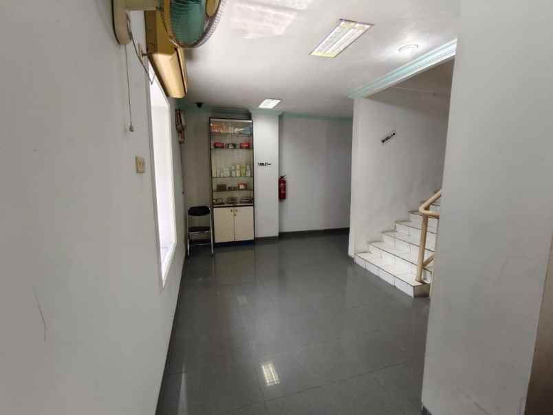 ruko manyar megah indah 2 ruko jejer sudah renovasi