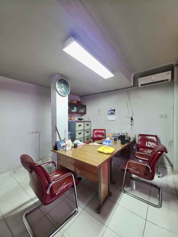 ruko showroom pinggir jalan di sultan agung bekasi